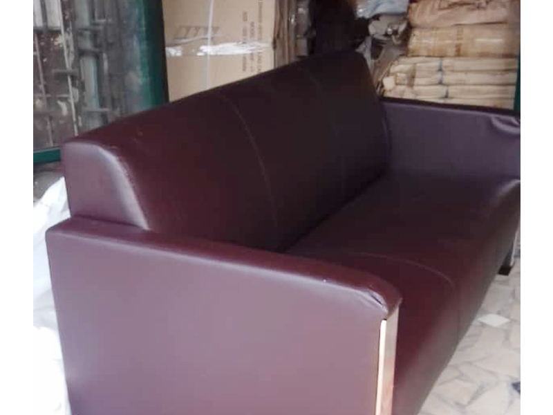 Dark Tan Waiting Chair