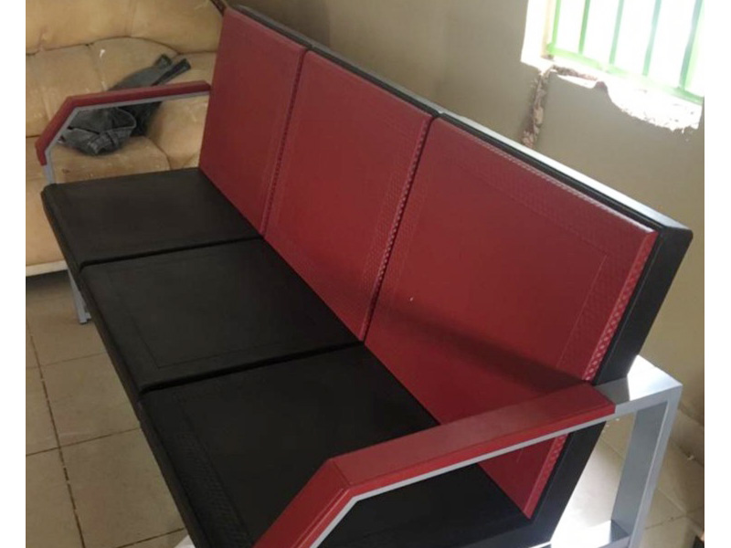 Red and Black Waiting Chair